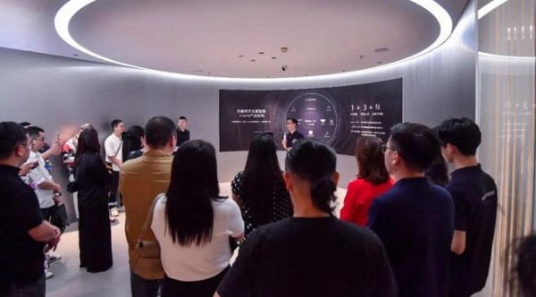 联邦家私荣膺「2025年度中国全屋和定制家具十大品牌」