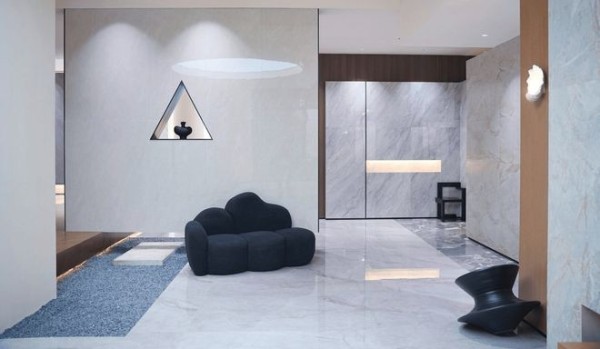 克隆生态石破局，金羽啄木鸟瓷砖跻身 2025 陶瓷一线品牌