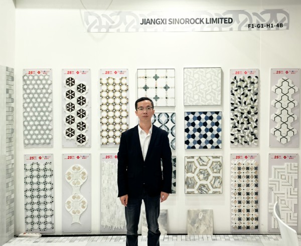 2026 厦门石材展专访 | 新诺石高敏：以艺术赋新石材 让大理石成为家里的自然画作