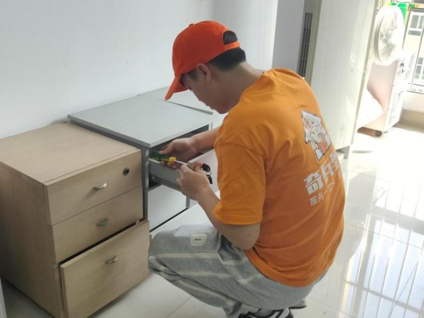 旺季装不完、淡季养不起、工伤赔不起——家居商家的三道坎,奇兵到家帮你算