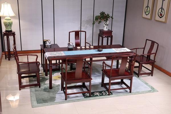 把盛夏过成诗:年年红金典抚平都市人的精神内耗