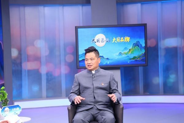 李忠信红木致敬师者,真红木里的大国匠心
