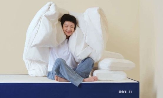 床垫实测对比｜蓝盒子Z1 vs 梦百合快充！家用均衡款怎么选不踩坑